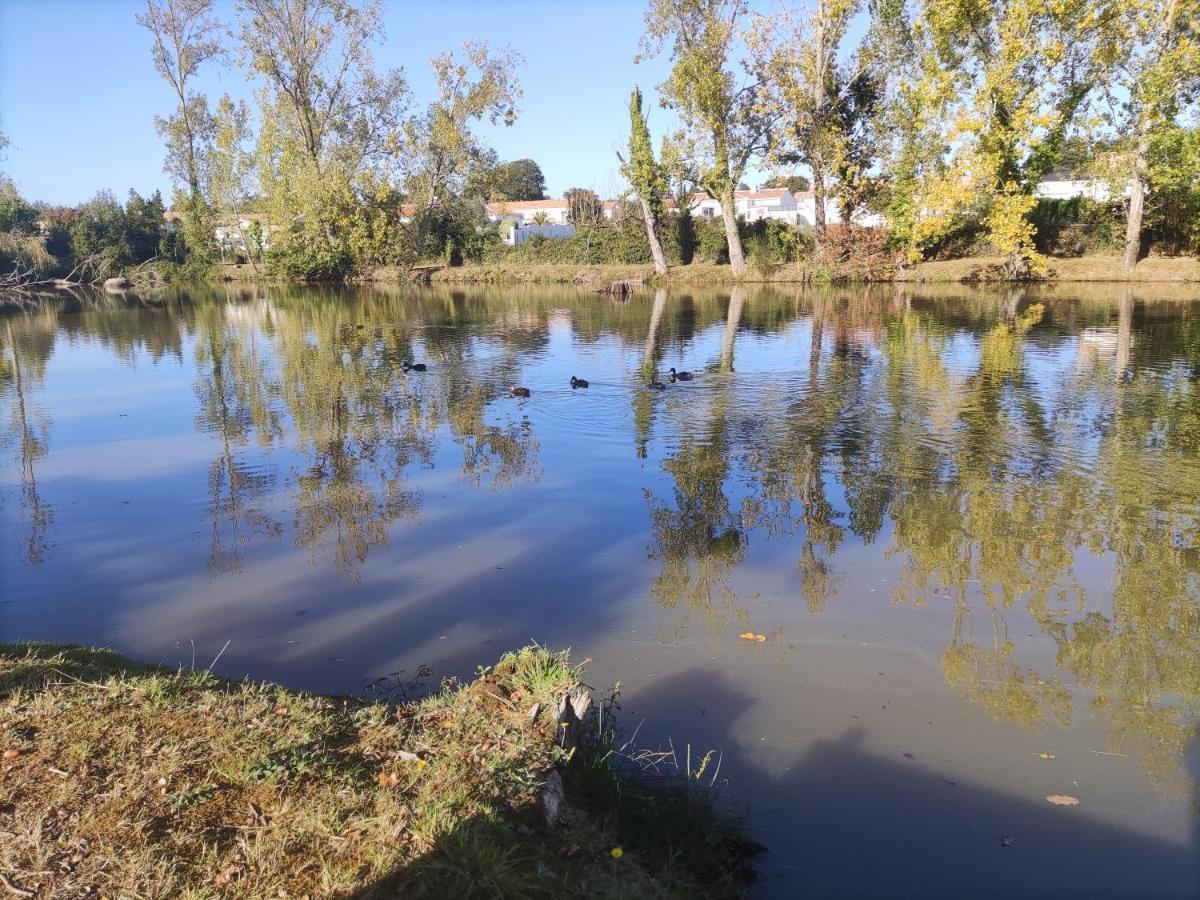 Maison Avec Jacuzzi Proche Plages Avrillé Esterno foto